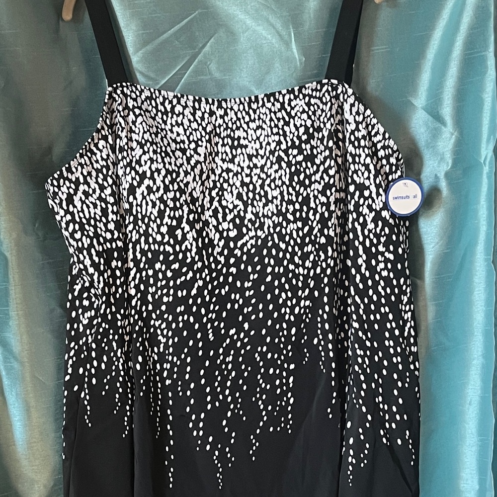 Swimsuits for all Black and White Swimsuit NWT